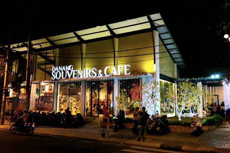 medium_danang-souvenirs-cafe-2