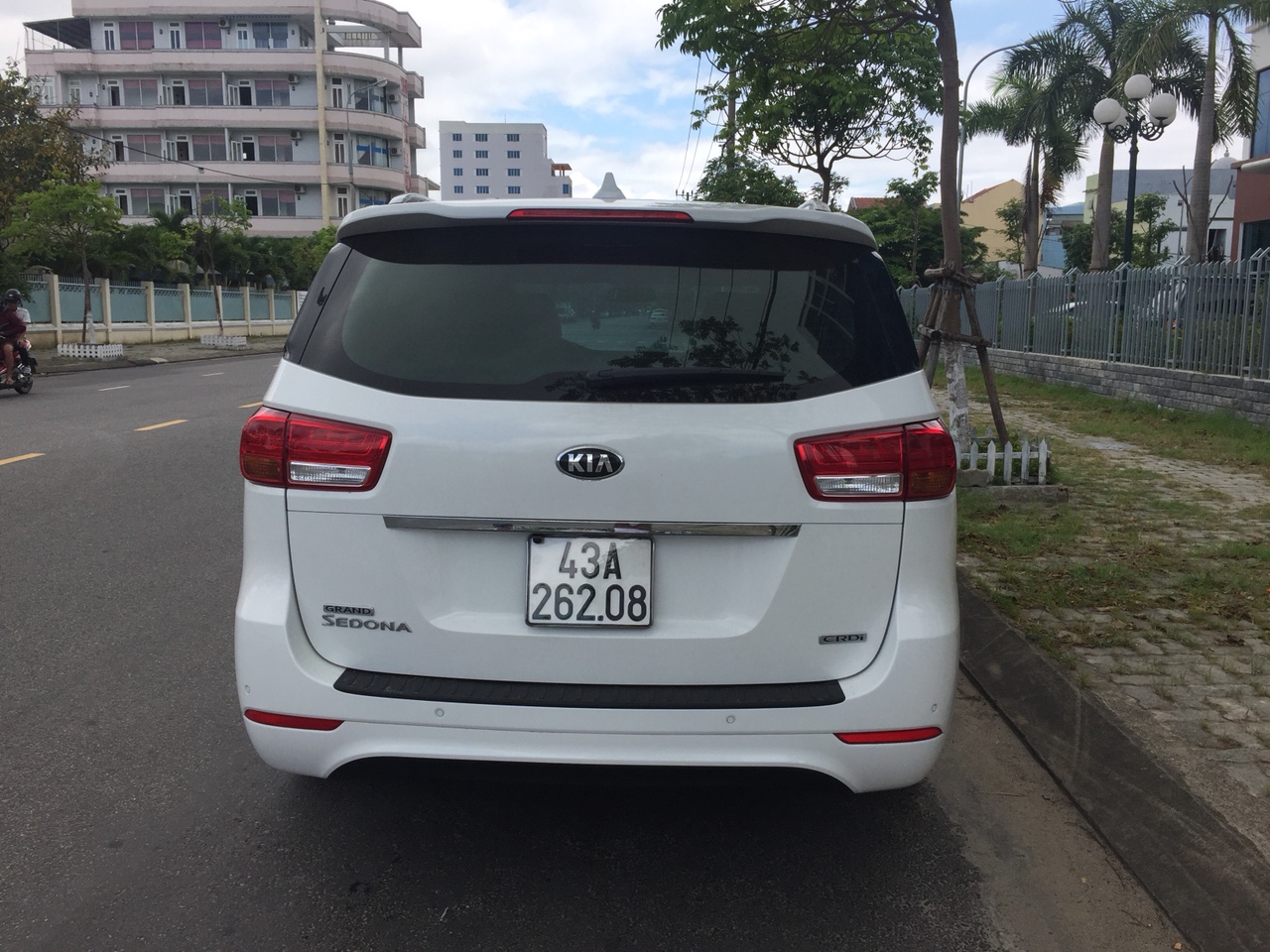  xe Kia Sedona 2